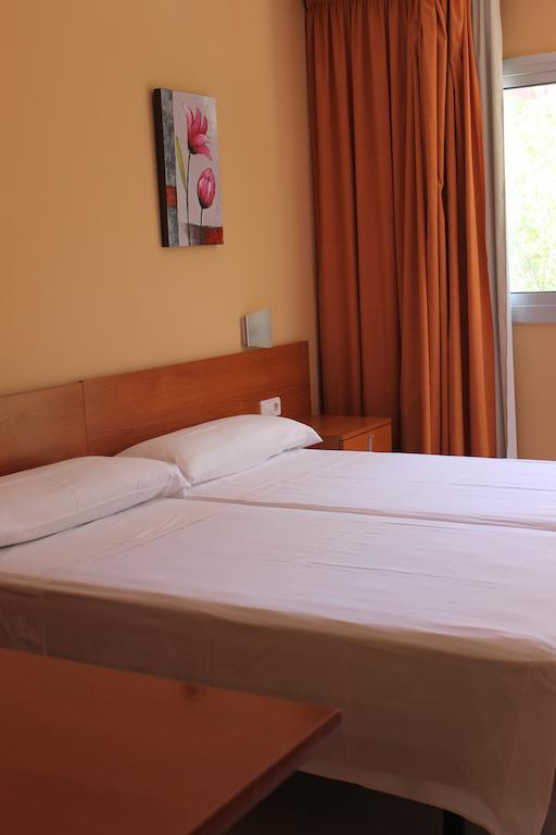 Hostal Cal Siles El Prat de Llobregat Eksteriør billede