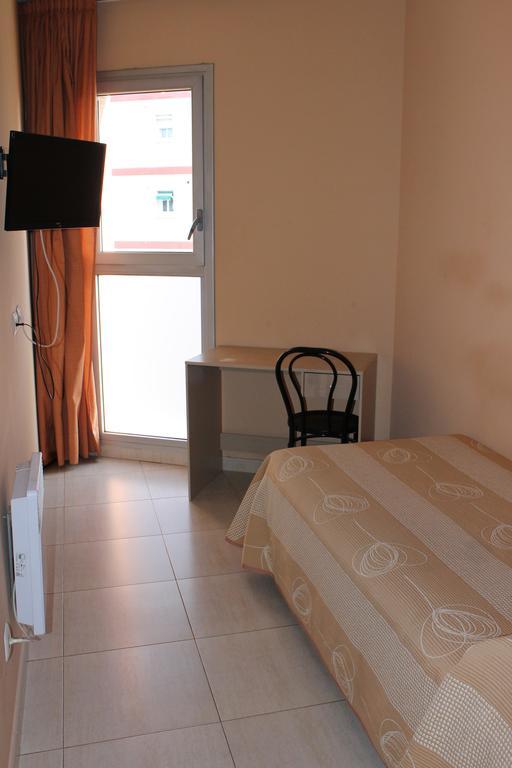 Hostal Cal Siles El Prat de Llobregat Eksteriør billede
