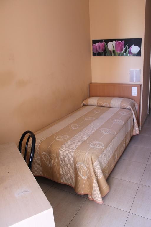 Hostal Cal Siles El Prat de Llobregat Eksteriør billede