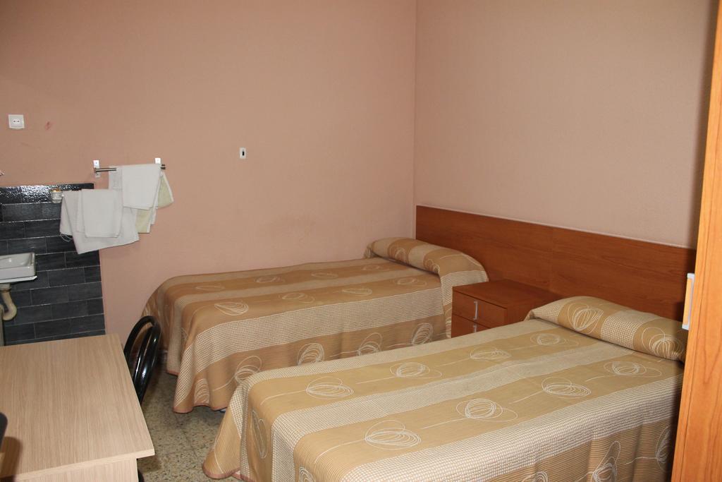 Hostal Cal Siles El Prat de Llobregat Eksteriør billede