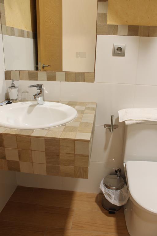 Hostal Cal Siles El Prat de Llobregat Eksteriør billede