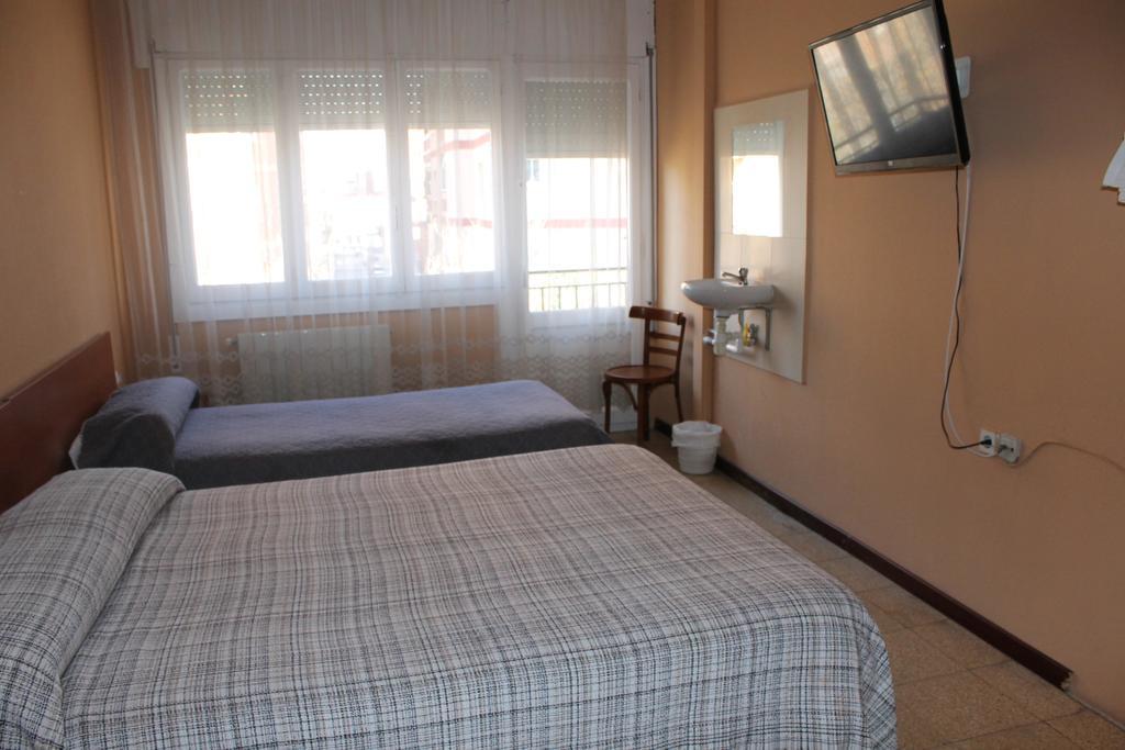 Hostal Cal Siles El Prat de Llobregat Eksteriør billede