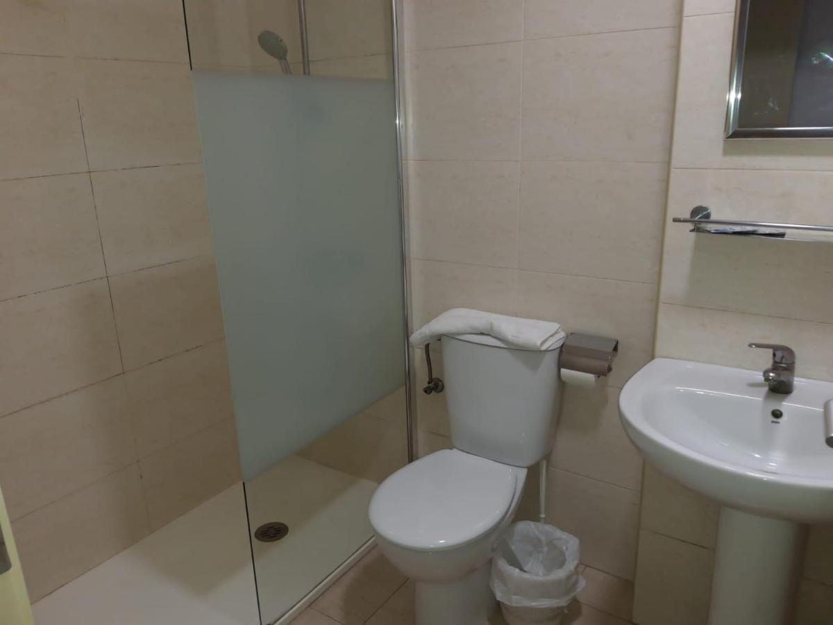 Hostal Cal Siles El Prat de Llobregat Eksteriør billede